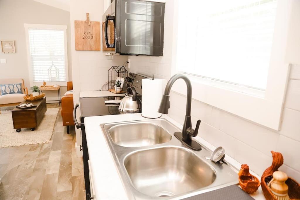 The Little Getaway-sleeps 4, Firepit, Pet Friendly * Pottsboro