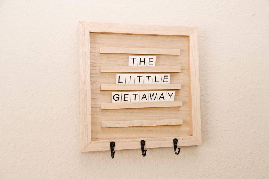 The Little Getaway-sleeps 4, Firepit, Pet Friendly Holiday home