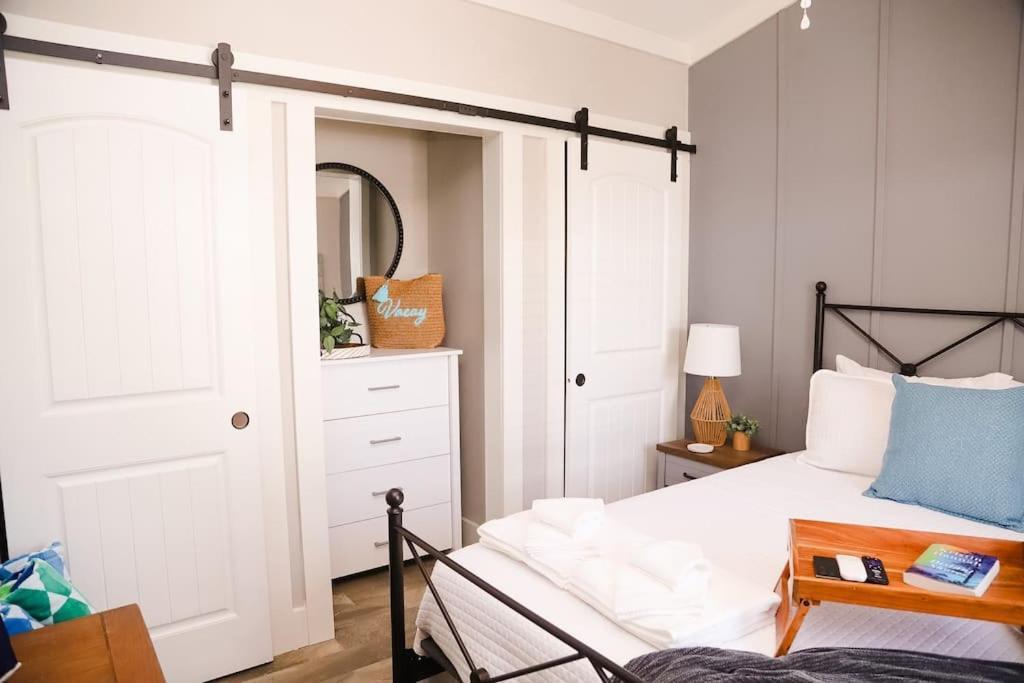 Holiday home The Little Getaway-sleeps 4, Firepit, Pet Friendly *