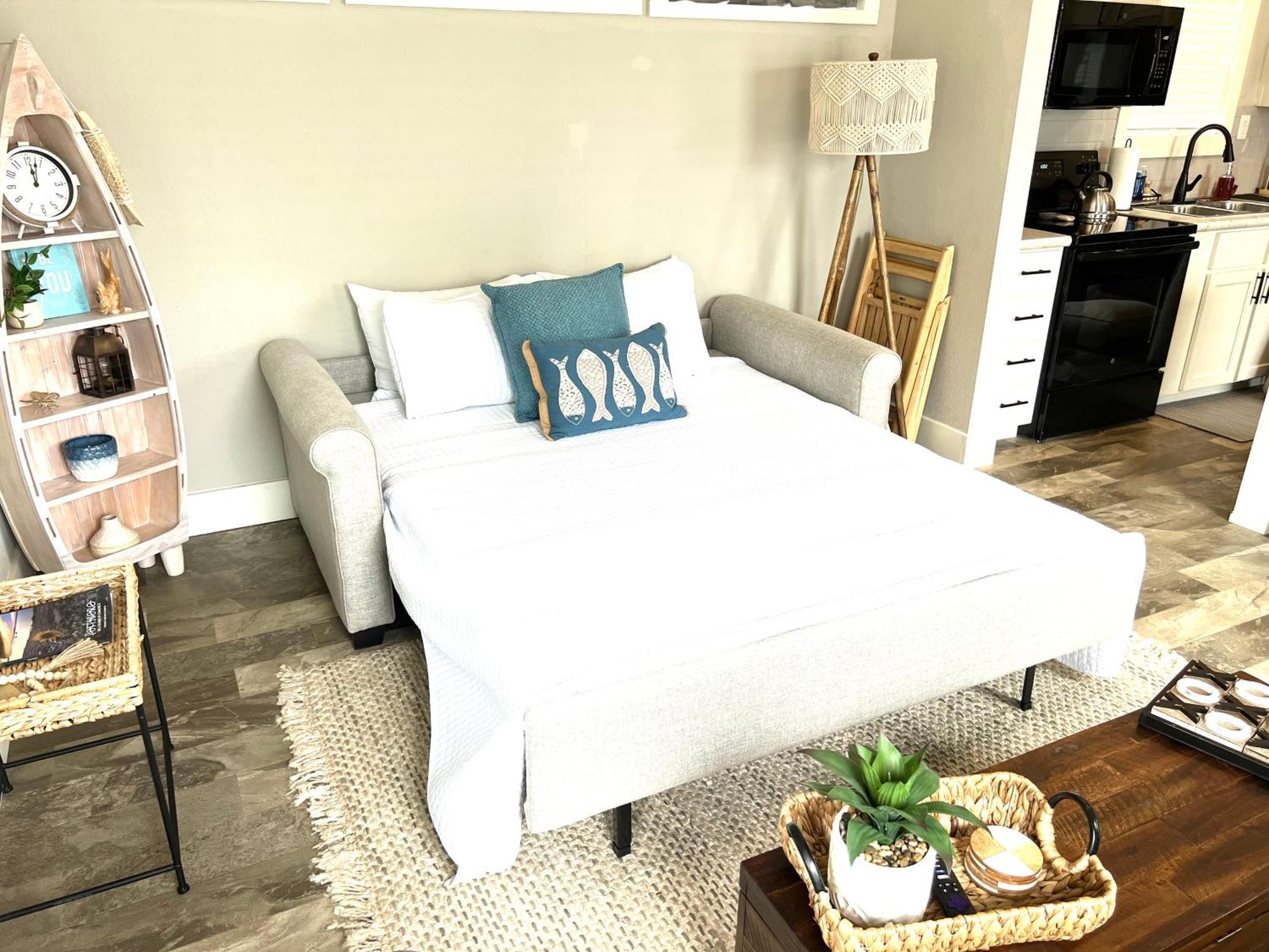 The Little Getaway-sleeps 4, Firepit, Pet Friendly
