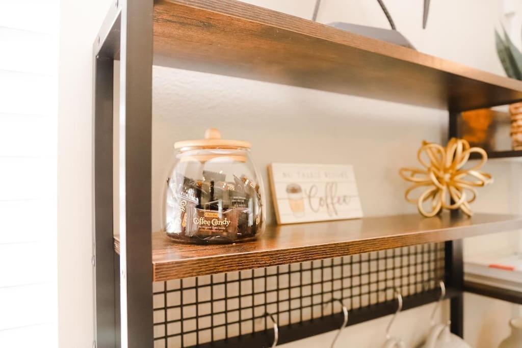 The Little Getaway-sleeps 4, Firepit, Pet Friendly Pottsboro
