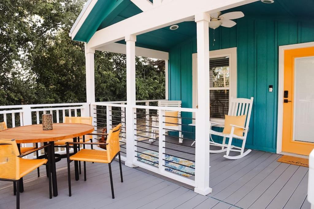 The Little Getaway-sleeps 4, Firepit, Pet Friendly Pottsboro